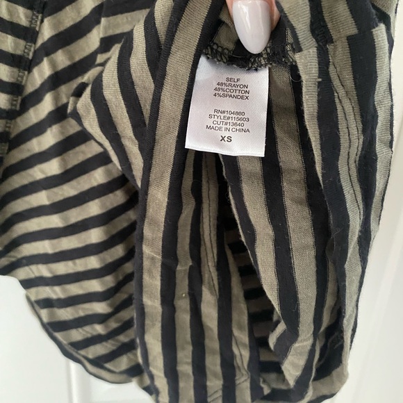 CHLOE K sharkbite flowy striped tunic tank top size XS - Picture 9 of 11